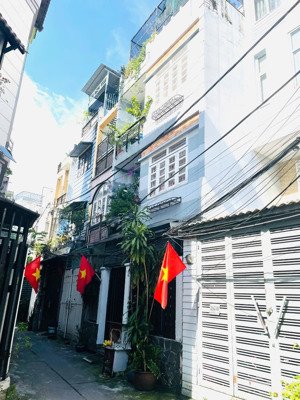 nhà 3 tầng chỉ 6 tỷ nguyễn đình khơi, phường 4,tân bình. dt 3 x13m ngay khu hoàng việt