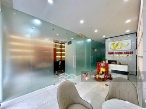 tầng trệt 7x20m vạn phúc city. ngăn 3 phòng, máy lạnh, hầm xe, đường 16m, vị trí đẹp. giá 17.5 tr