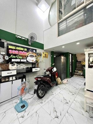 nhà đẹp nội thất xinh - 4 tầng - dòng tiền 16 triệu/th - giáp quận 1 7 tỷ tl