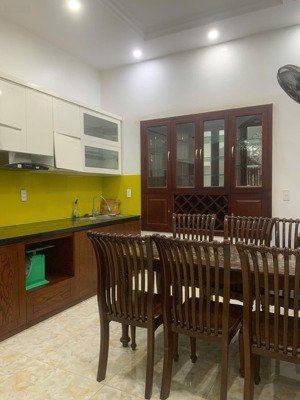 hàng hiếm tại thụy khuê, 15 tỷ, 58m2, 4 tầng, chia 4 phòng ngủ vệ sinh khép kín. lh: 
