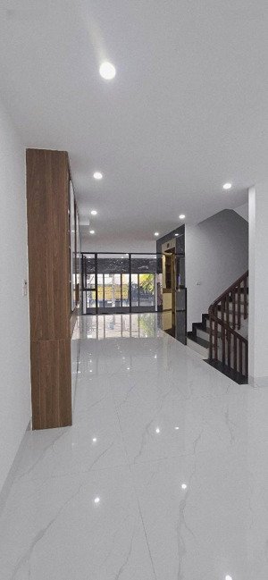 toà nhà văn phòng mặt phố định công thượng -7tầng thang máy - dt 83m mt 6m