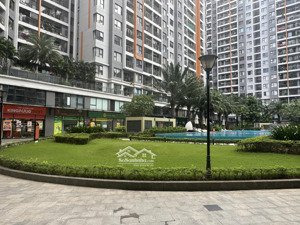 chính chủ cần bán căn góc 3 mặt thoáng. dt 156m2 và 1 triệt 1 lầu . đang cho thuê 35 tr/tháng.