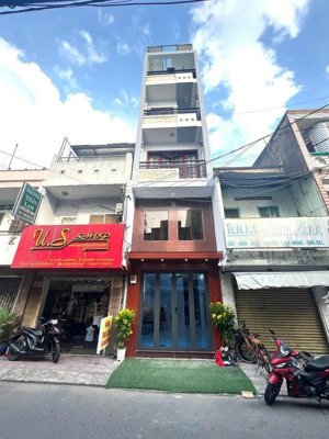 siêu hót nhà bán q11 lạc long quân 9,5 tỷ .