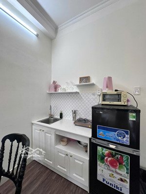 cho thuê chdv studio full nt đẹp style phong cách tươi mới. 30m2 7.5 tr có ban công đẹp.