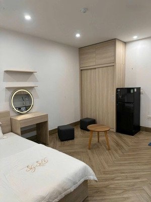 phòng đẹp trung kính - full nội thất - có ban công, máy giặt riêng