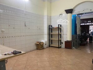 làm văn phòng, kho hàng 35m2 tầng 1 tiện giao dịch 190 hoàng quốc việt