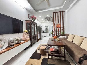 chỉ 8,8 tỷ có ngay nhà phú thượng - tây hồ - 50m - 5 tầng