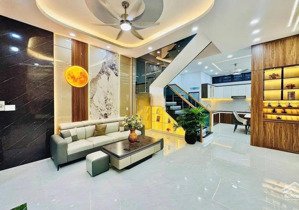 bán nhà sư vạn hạnh phường 10 quận 10 (4.3mx17m) trệt lửng lầu giá 12 tỷ thương lượng.