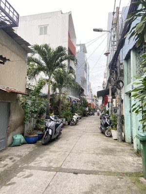 nhà phố 3 tầng mới cứng 4x19m hẻm 4m thông thoáng, giáp pmh, sổ 2025, nhỉnh 6 tỷ