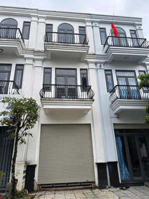 bán nhà phố - dt 4x15 - 17m2 - kđt hgtk - ngay ngã 4 miếu ông cù, bình dương - sổ hồng mới