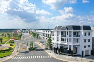 bán gấp đất nền sổ đỏ 100m2, mặt tiền đường 13m, gần sân bay quốc tế long thành, giá chỉ 2 tỷ