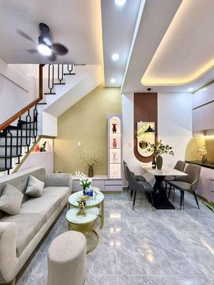 bán nhà mới hoàng hoa thám, hẻm 1 trục vài căn ra mặt tiền, ngang 5m 2 tầng 3 phòng, chỉ hơn 5 tỷ