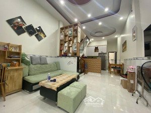 bán nhà 2 tầng hxh ở ngay đường tx40, q12. dt 4mx17m chỉ 4,85tỷ