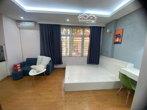 nhà đẹp dân xây ô tô đỗ cửa vào nhà dt 64/75m x 6t
lô góc 2 mặt thoáng trường chinh - lõi đống đa