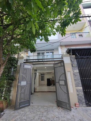 chính chủ cho thuê mbkd đa nghành hẻm ô tô đối diện công viên làng hoa