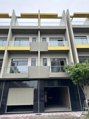 bán nhà phố tại big c go dĩ an 4 tầng, bán 7,5 tỷ,đất 66m2, hoàn công đầy đủ