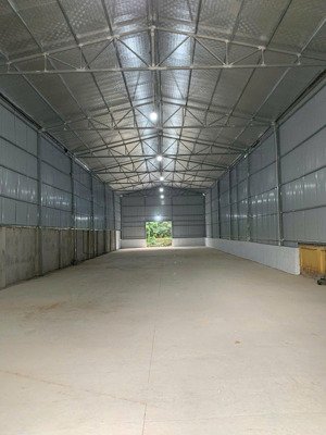 cho thuê kho mới đường xuân khôi, dt 400m, mt 10m, rb, giá 25tr