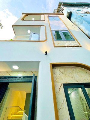 siêu phẩm đẹp góc 2mt ngay đh công nghiệp- 4,5x9 - full nội thất hiện đại - nhỉnh 5t