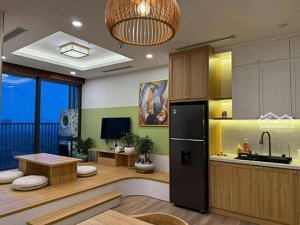 cần bán căn hộ 2pn 2wc 67m2 đủ đồ view hồ thiên nga toà r1 onsen .hl ạ