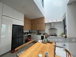 bán nhà 3 tầng đường hải sơn, sát bên trường điểm trung tâm tp.đà nẵng - dt 122m2 - đầy đủ nội thất