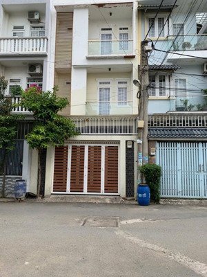 bán nhà 1 trệt 2 lầu đường 7m thông ra đình phong phú tnpb q9