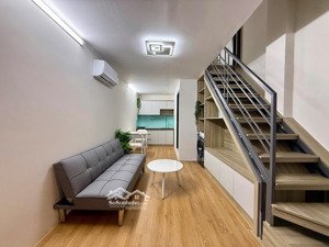 cho thuê nhà nguyên căn ngay vincom quận 7, mặt tiền đường số 10, vừa kinh doanh vừa ở