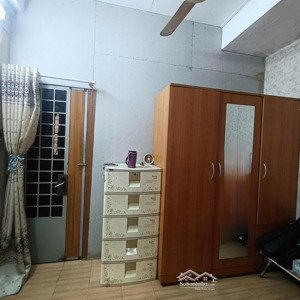 cho thuê 1 phòng riêng trong căn chung cư ở tầng 3 chung cư 675 nguyễn kiệm, p9, quận phú nhuận.