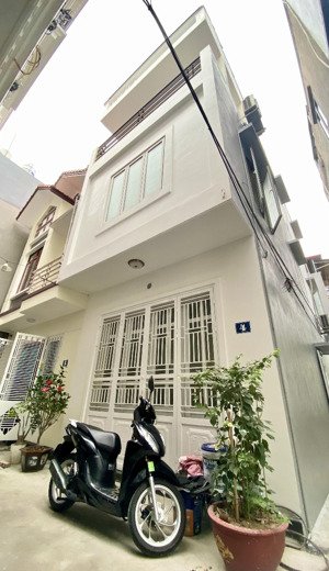 chính chủ bán nhà đẹp tự xây 3 tầng ngõ 417 đằng hải