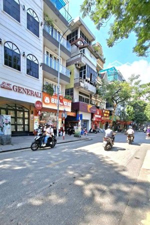 bán nhà mặt phố tại đường đội cấn 83m2, giá 33.5 tỷ. ba đình