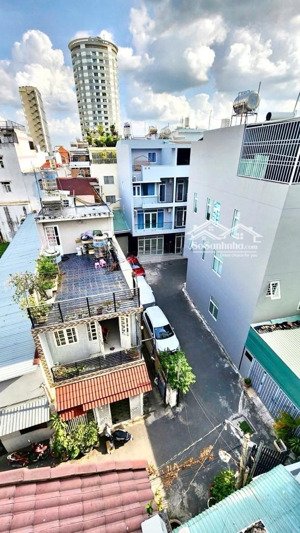 nhỉnh 9 tỷ - 5 x 13 - 3 tầng - hẻm xe hơi - kdc đồng bộ - lascara - kế bên phú mỹ hưng