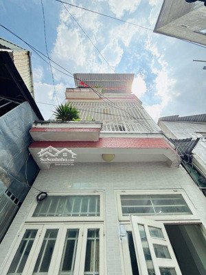 nhà chính chủ giá tốt ngay trung tâm.gò vấp