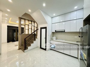 dòng tiền mạnh khương trung 8 ngủ chỉ nhỉnh 8đồng rưỡi tẹo,30m mặt phố,6 tầng 34m đuổi ko hết khách