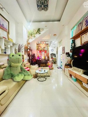 bán nhà 3 tầng liền kề đường tạ quang bửu, hẻm xe ô tô, q8, dt 5m x 17m - giá chỉ 6. x tỷ