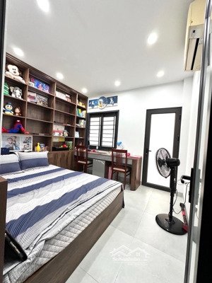 nhà 5 tầng thang máy 50m 11.5 tỷ phân lô lai xá ô tô tránh vỉa hè kinh doanh đỉnh