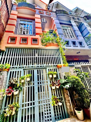 3 tầng btct - nở hậu 5.7m - ô tô đỗ cửa - p.16 q8
vị trí đẹp ngay phú định nhà kiên cố ở liền