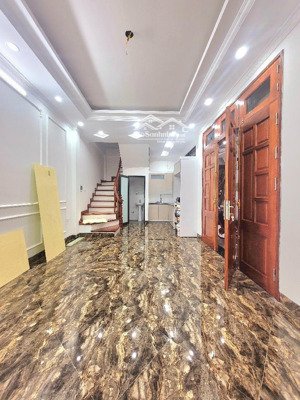 bán nhà phố võ thị sáu, gần hồ, xây mới, 5 tầng thang máy: 45m2, mt 5m. giá 12 tỷ 6