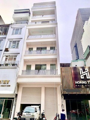 bán tòa căn hộ dịch vụ 45 phòng kim mã dt 169m² dòng tiền 300 triệu/tháng 74 tỷ. lh 