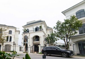 bán nhà lô góc tô ngọc vân tây hồ dt 101m² ô tô tránh giá 53.5 tỷ. lh 