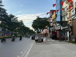 chính chủ bán nhà mp nguyễn khánh toàn cầu giấy dt 96m x 4t x mt 4.1m x giá 62 tỷ. vị trí vàng kinh