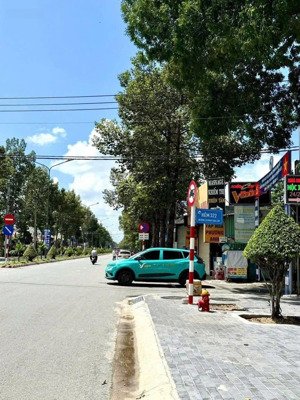 nhà trệt lửng phú lợi gần mptv đường nhựa 4m sân oto 7 chỗ giá thấp nhất khu