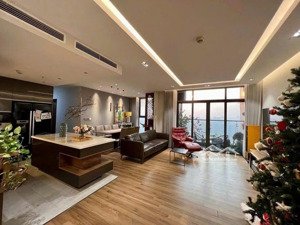 bán gấp căn góc 3 ngủ view hồ điều hòa 132m2. tòa lạc hồng. tầng trung đẹp. giá hợp lý. 