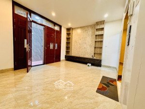 bán nhà tân mai 34m2 6 tầng , thang máy, mặt tiền 4.7m nhỉnh 8 tỷ hoàng mai