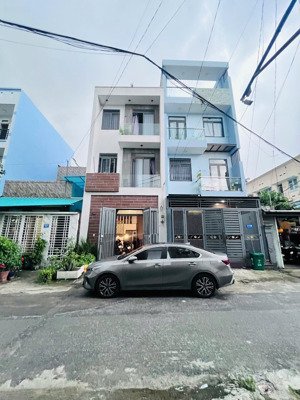 mặt tiền nội khu ô tô ngủ nhà 3 tầng đúc btct 5x14 , 6pn , nhỉnh 10 tỷ .