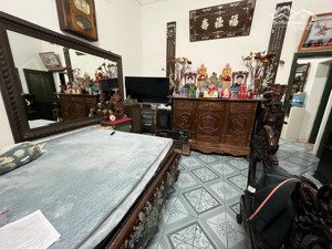 bán nhà phố âu cơ, tây hồ 200m, mặt tiền 12.3m giá 31 tỷ. dân xây, sân vườn, có sẵn dẫy trọ.