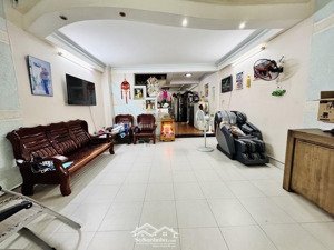 hẻm xe tải ô tô nằm nhà hoàng hoa thám phú nhuận - 5 tầng btct 90m - 18 tỷ