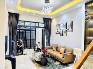 quận 10 đường lê hồng phong,phường vườn lài.dt 56m2-4tầng btct mới đẹp vào ở luôn. giá chỉ 10,6 tỷ