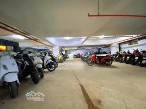 bán nhà mặt ngõ phố xuân thuỷ, 219m2, 4 tầng, mặt tiền 14m, gần phố, giá hơn 170 triệu/m2