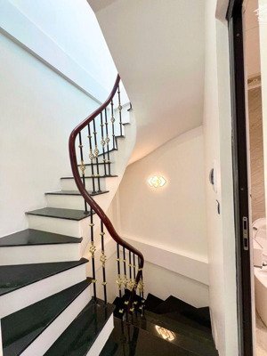 bán nhà khu vực văn cao - liễu giai - cách ô tô 45m - giá hơn 7 tỷ