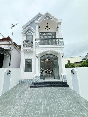 cần bán nhà mái thái cổ điển mới hoàn thiện 106.2m2, phường bắc nha trang giá chỉ 3tỷ450