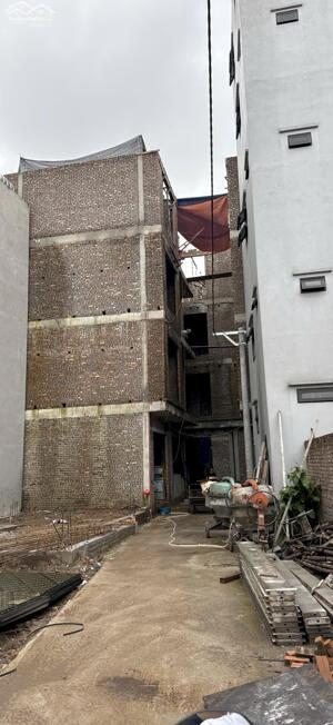 Bán nhà phúc lợi, 50m2 xây thô giá tốt